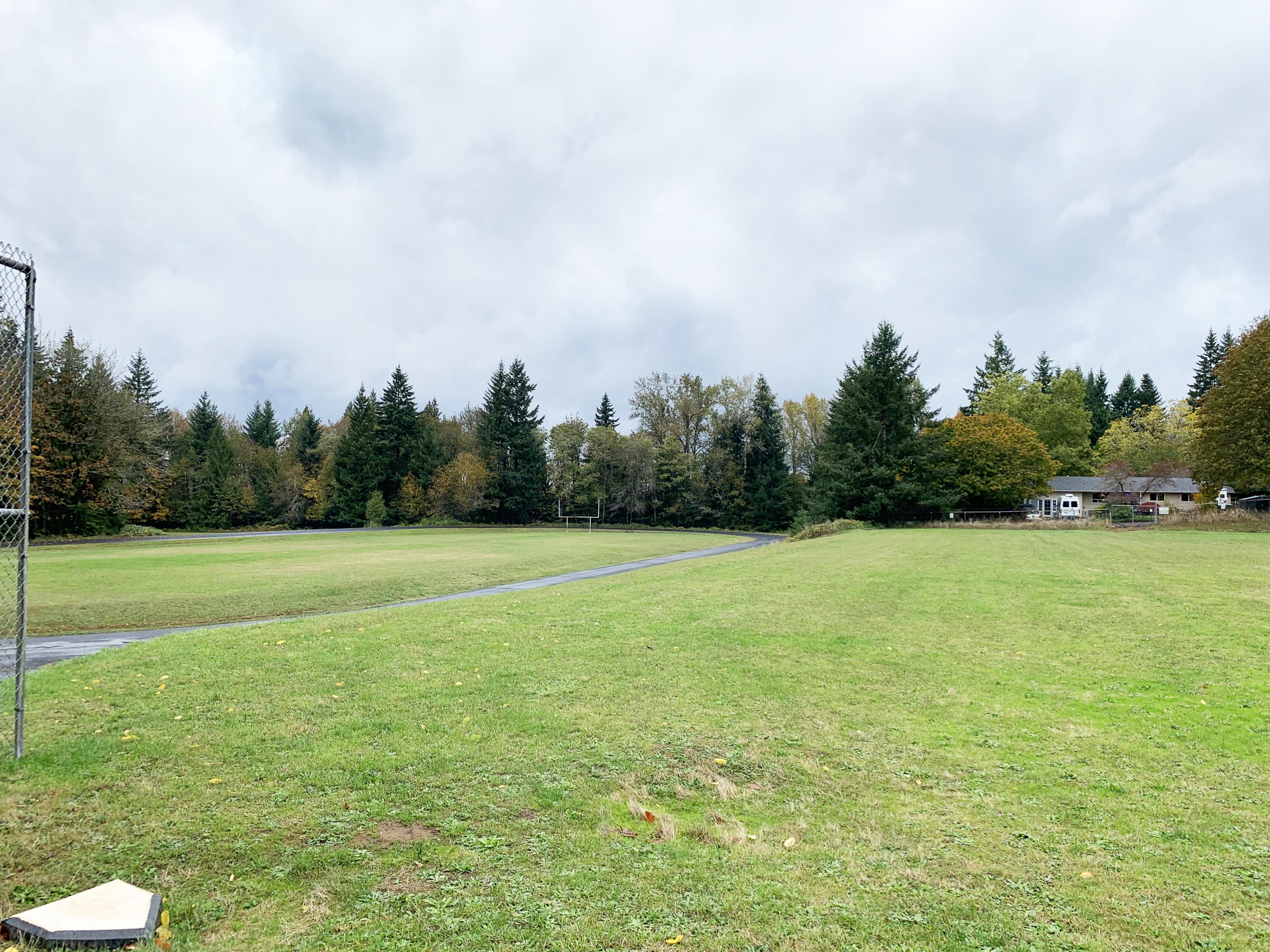 photo of pathway in the park